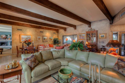 1021 Msn Twin Buttes Rd, Green Valley AZ 85622-8320 exterior