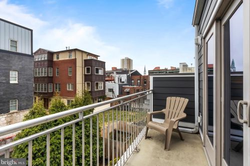 122 Christian St, Philadelphia PA 19147-3612 exterior