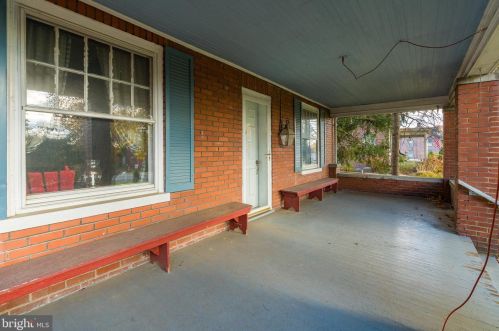 1819 Willow St Pike, Lancaster PA 17602-4838 exterior