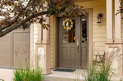 536 Kamm Island Pl, Mishawaka, IN 46544-1250