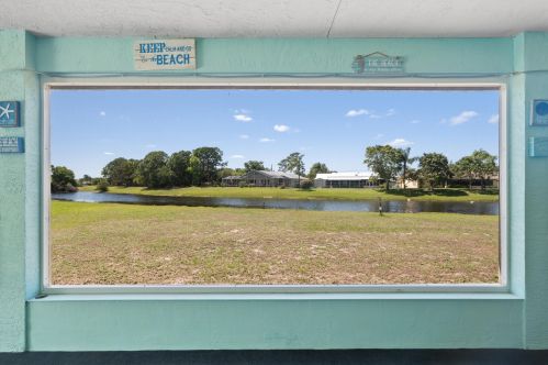 2529 Lyman Cir, Fort Pierce, FL 34952-7138