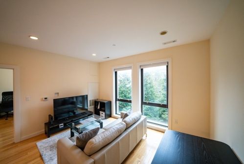 9 Miner St, Boston, MA 02215