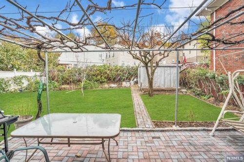 190 Maple St, Fairview NJ 07022-1512 exterior