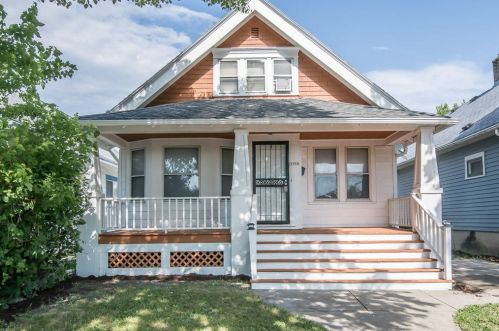 3750 28th St, Milwaukee, WI 53216-2610