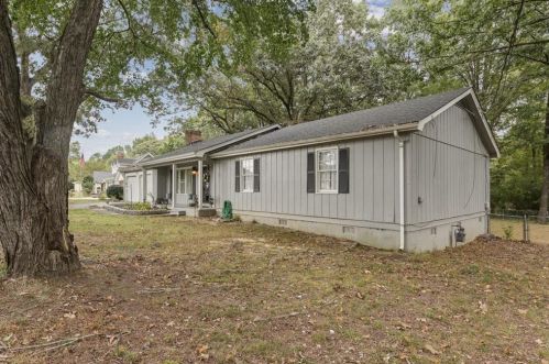 2524 Springdale Dr, Lithonia GA  30078-3766 exterior