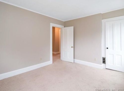 198 Elm St, Wallingford CT 06492-3229 exterior