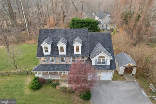 2949 Queensberry Dr, Huntingtown MD 20639-2306 exterior