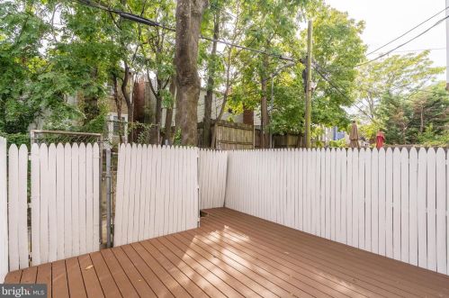 1357 Emerald St, Washington DC 20002-5431 exterior