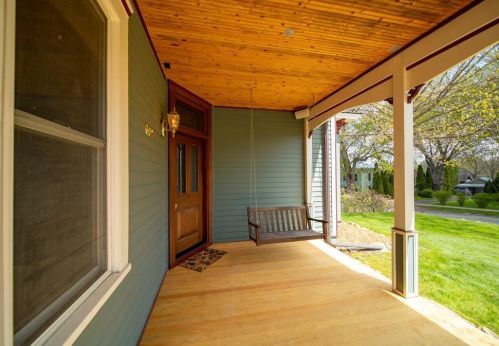 602 5th St, Stillwater, MN 55082-4828