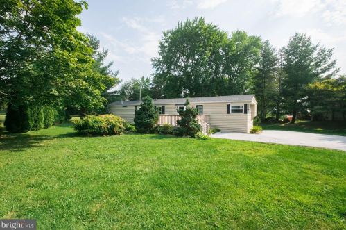 2137 Buchert Rd, Pottstown PA 19464-2460 exterior