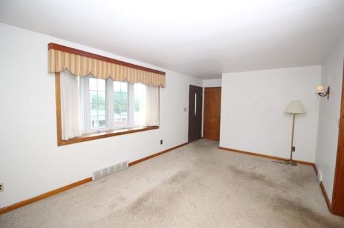 108 Dolores Dr, Pittsburgh, PA 15223-1002