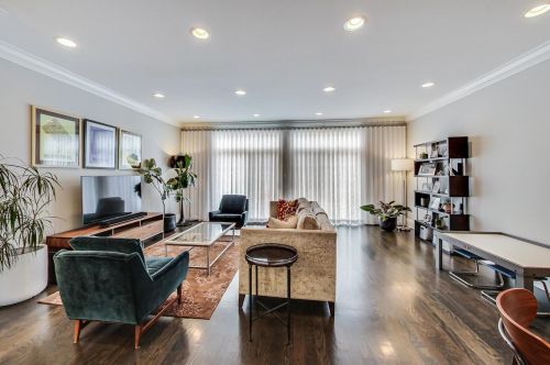 3216 Albany Ave, Chicago IL 60618-5702 exterior