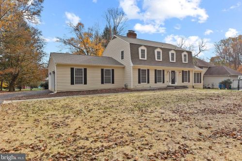 9501 Falls Rd, Rockville, MD 20854-3919