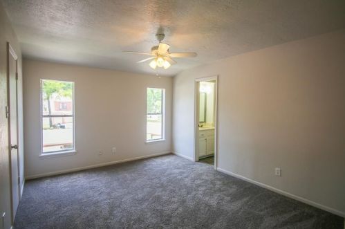 2223 Crosstimbers St, Huntsville TX 77320-3403 exterior