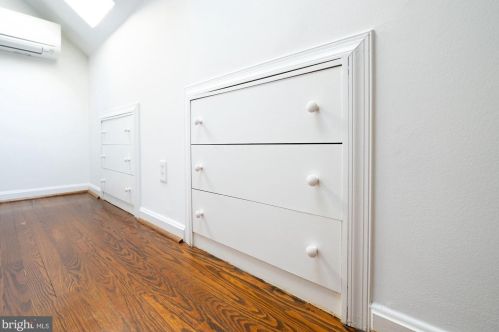 151 Moncure Dr, Alexandria VA 22314-4946 exterior