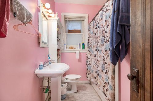 2629 Ridgeway Ave, Chicago IL 60659-1118 exterior