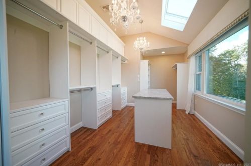 31 Diamond Gln Rd, Farmington CT 06032-2301 exterior