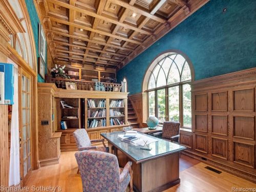 2009 Victoria Hl, Rochester MI exterior