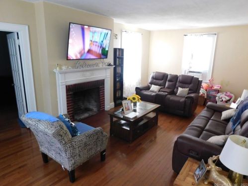 37 Harding St, New Britain CT 06052-1608 exterior