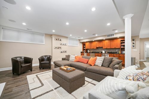 3753 Tripp Ave, Chicago IL 60803-1832 exterior