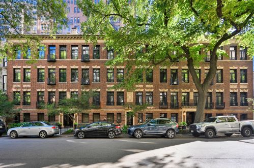 31 Elm St, Chicago, IL 60611-7563