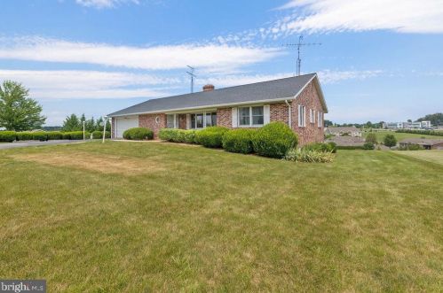 187 Fairview Dr, Hanover, PA 17331-9735