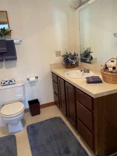 607 Brookhaven Ln, Woonsocket RI 02895-2767 exterior