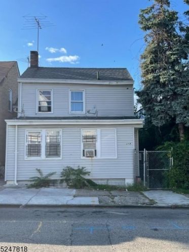 257 Liberty St, Paterson NJ 07522-1401 exterior