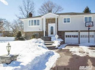 64 Harvest Ln, Commack, NY 11725-1530