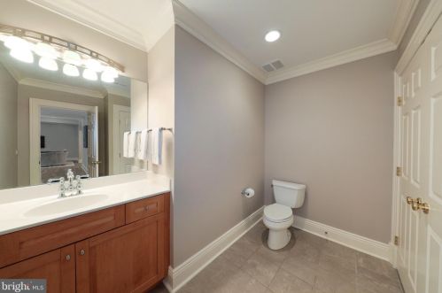 11720 Centurion Way, Rockville MD 20854-6420 exterior