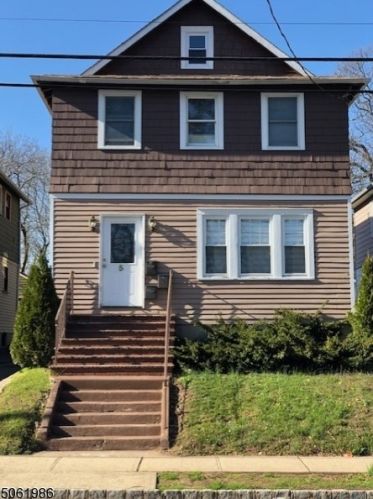 5 Hilltop Pl, Montclair, NJ 07042-3117