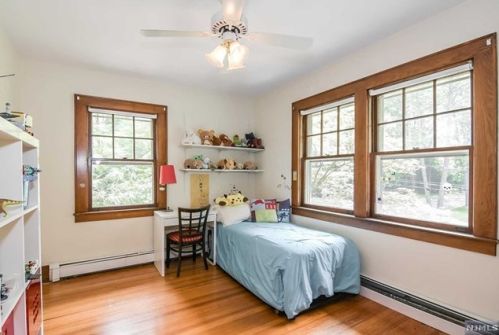 176 Chestnut St, Demarest NJ 07627-1035 exterior