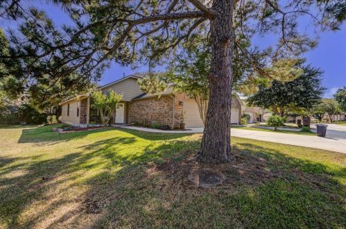 108 Golfview, Montgomery TX 77356-8853 exterior