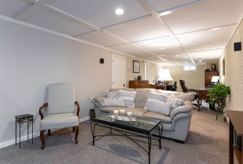 136 Sewalls Fls Rd, Concord NH 03301-4725 exterior