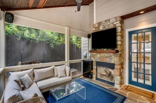 2505 Forrest Way, Atlanta GA  30305-3716 exterior