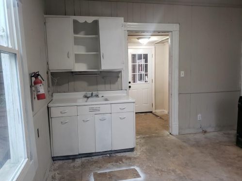 2353 Dauphine St, Atlanta, GA 30344-2544