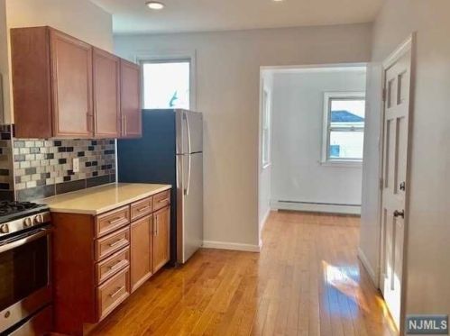 41 Liberty Pl, Union City NJ  07086-7023 exterior