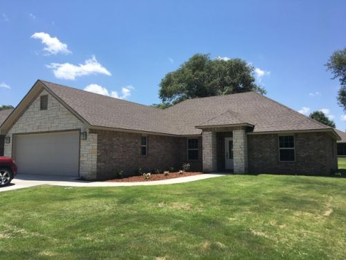 406 7th St, Grove, OK 74344-7140