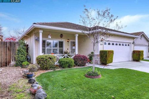 3240 Spring Garden Dr, Turlock, CA 95382-9720