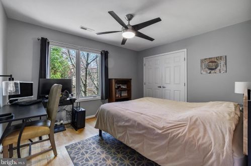 11207 Pavilion Club Ct, Herndon VA exterior