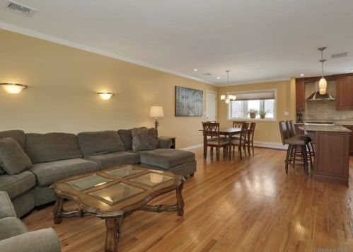 6 Arnold Ln, Commack NY 11725-3901 exterior