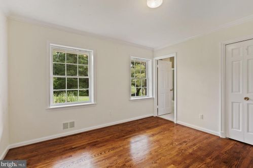 11013 Cripplegate Rd, Rockville MD 20854-1630 exterior