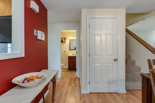 49 Bluffs Dr, Concord NH  03303-1579 exterior