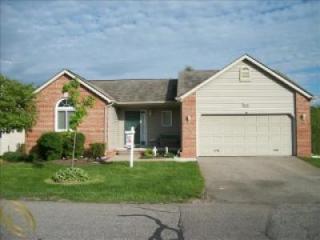 1219 Crystal Pointe Cir, Fenton, MI 48430-2064