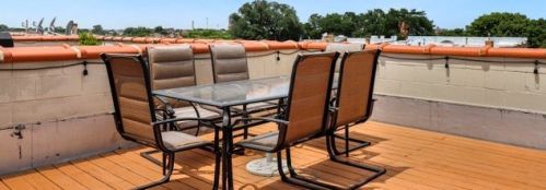 3122 Walton St, Chicago IL  60622-1275 exterior