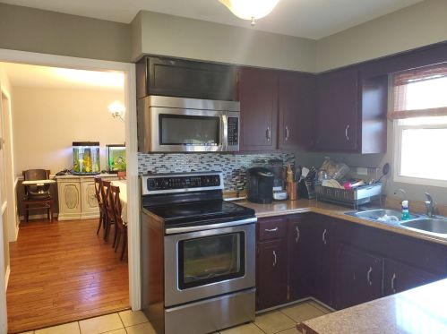 2055 Chestnut St, Waukegan IL 60085-3806 exterior