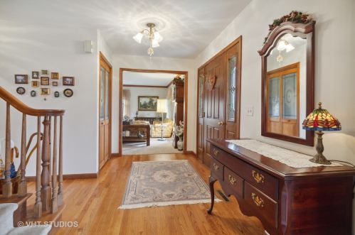 314 Wilmington Ct, Bull Valley IL exterior