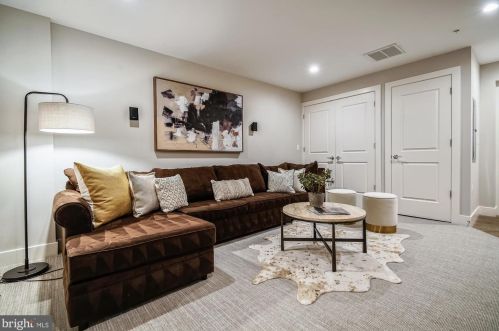 1125 Royal St, Alexandria VA 22314-4310 exterior