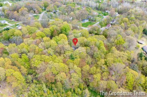 3032 Root Ct, Cedar Springs MI 49319-8153 exterior