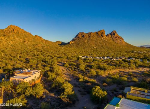 2240 Lone Star Pl, Tucson AZ  85713-6732 exterior